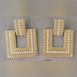 💥40% OFF SALE💥Gold and Pearl Square Earrings